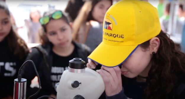 Más de 42.000 escolares consolidan al Grupo Loro Parque
