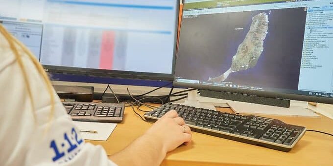 SOCORRISTAS RESCATAN A UN HOMBRE DEL MAR EN LA COSTA DE LA OLIVA-FUERTEVENTURA 13-9-26