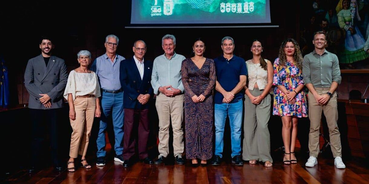 021026 Miembros de la Asociación Cultural Silbo Gomero