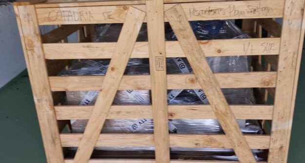 071026 nueva máquina industrial para la producción de hielo destinado a la conservación del pescado para el sector pesquero de la localidad de Playa Santiago, en La Gomera