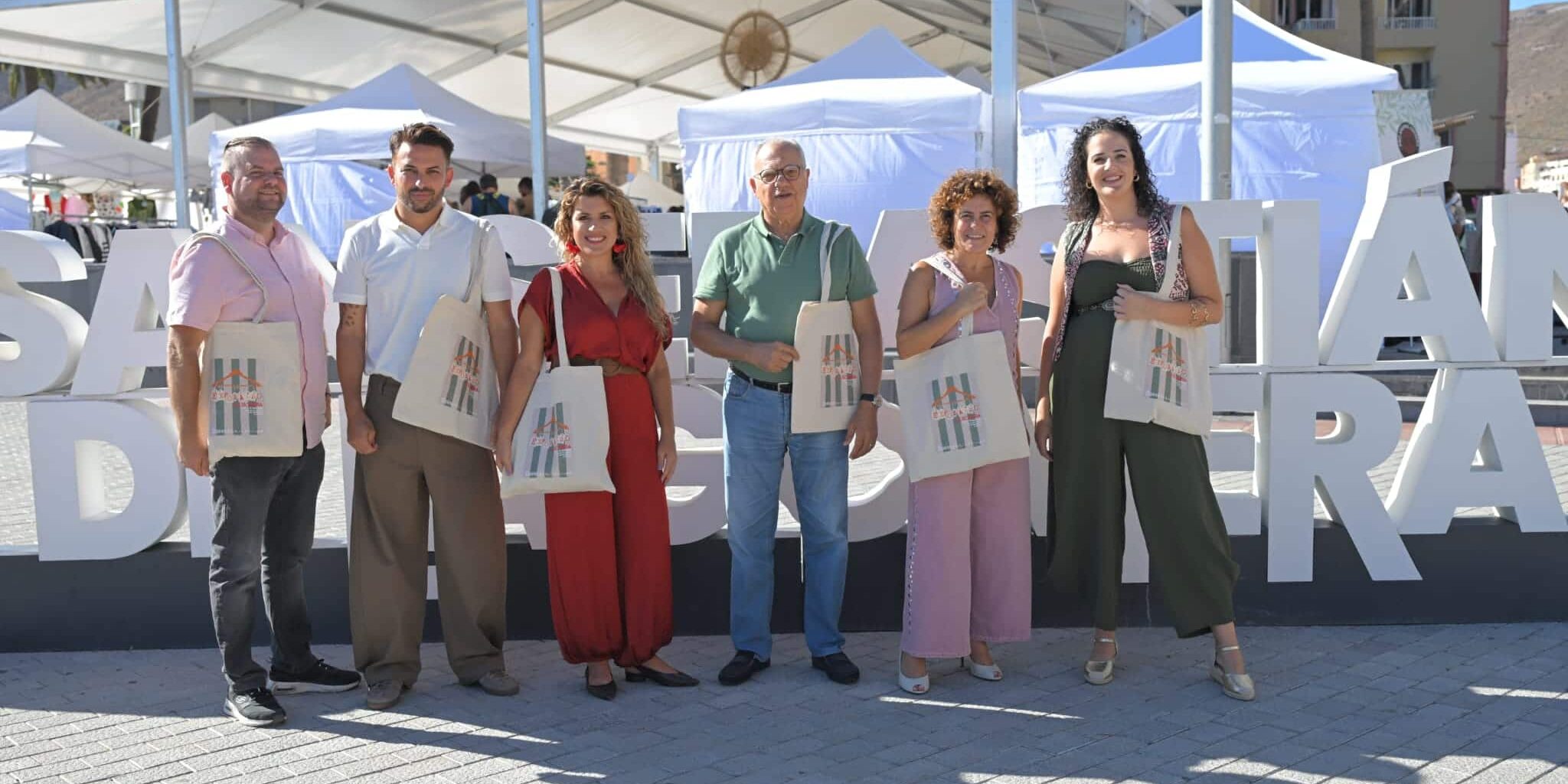 Autoridades durante la apertura de Exposaldo