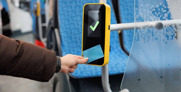 CANARIAS RECLAMA AL ESTADO QUE GARANTICE LA GRATUIDAD DEL TRANSPORTE PÚBLICO PARA 2027 7-10-26