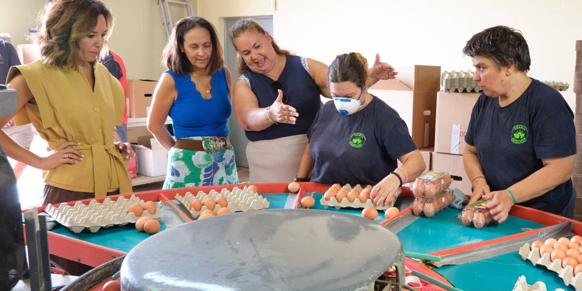 Consejera_empleo_gobcan_granja_adisfuer
