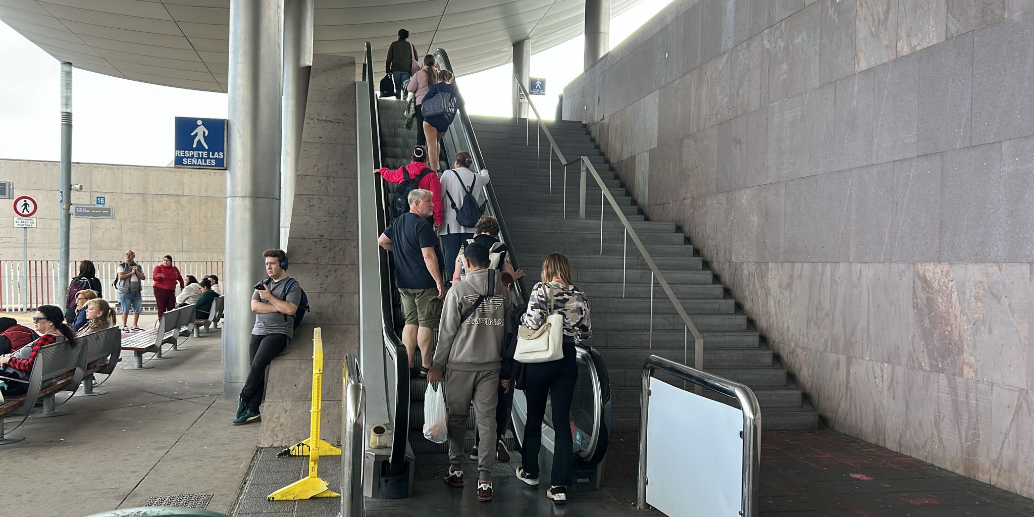 Escaleras-mecanicas-Intercambiador-Santa-Cruz