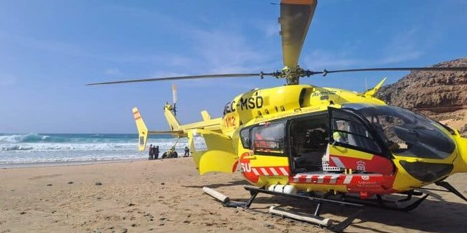 FALLECE UN BAÑISTA TRAS SER RESCATADO DEL MAR CON SIGNOS DE AHOGAMIENTO EN UNA PLAYA DE LA OLIVA-FUERTEVENTURA 3-10-26