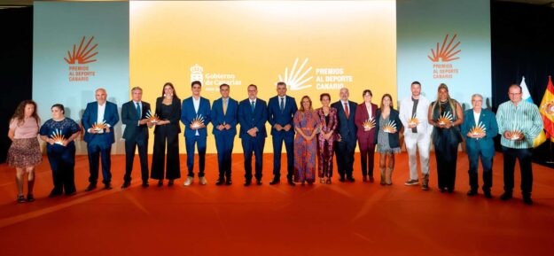 FOTO. Imagen de archivo de la foto de familia de los Premios al Deporte Canario 2025, en la gala celebrada en SC de Tenerife