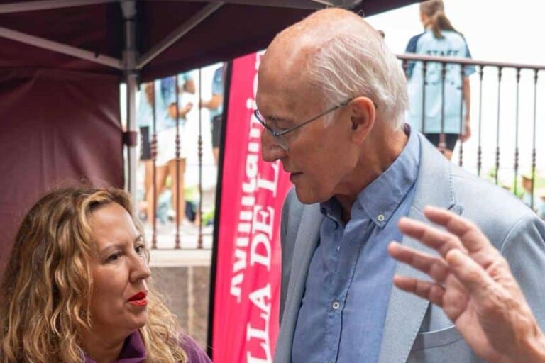 La presidenta del Cabildo Rosa Dávila y el consejero de Prevención Juan Acosta 001