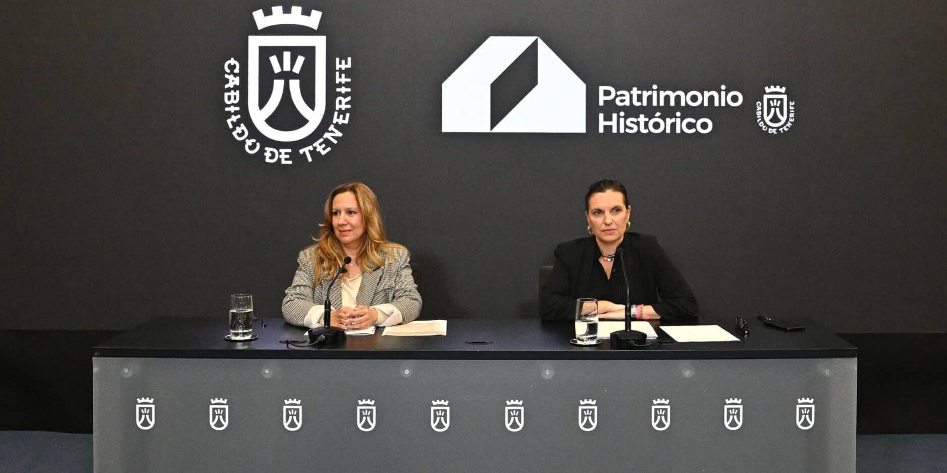 La presidenta del Cabildo Rosa Dávila y la directora insular de Patrimonio Isabel de Esteban (1)