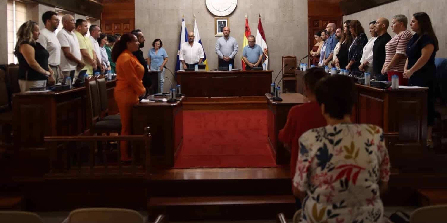Minuto de Silencio en el Pleno (1)