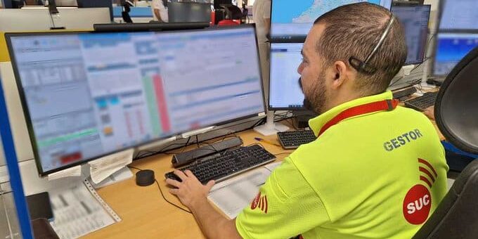 PERSONAL DEL SUC ASISTE A CUATRO AFECTADOS Y TRASLADÓ A UNO DE ELLOS AL HOSPITAL TRAS EL VUELCO DE UN VEHÍCULO EN LA GC-1-SAN BARTOLOMÉ DE TIRAJANA-GRAN CANARIA 28-10-26